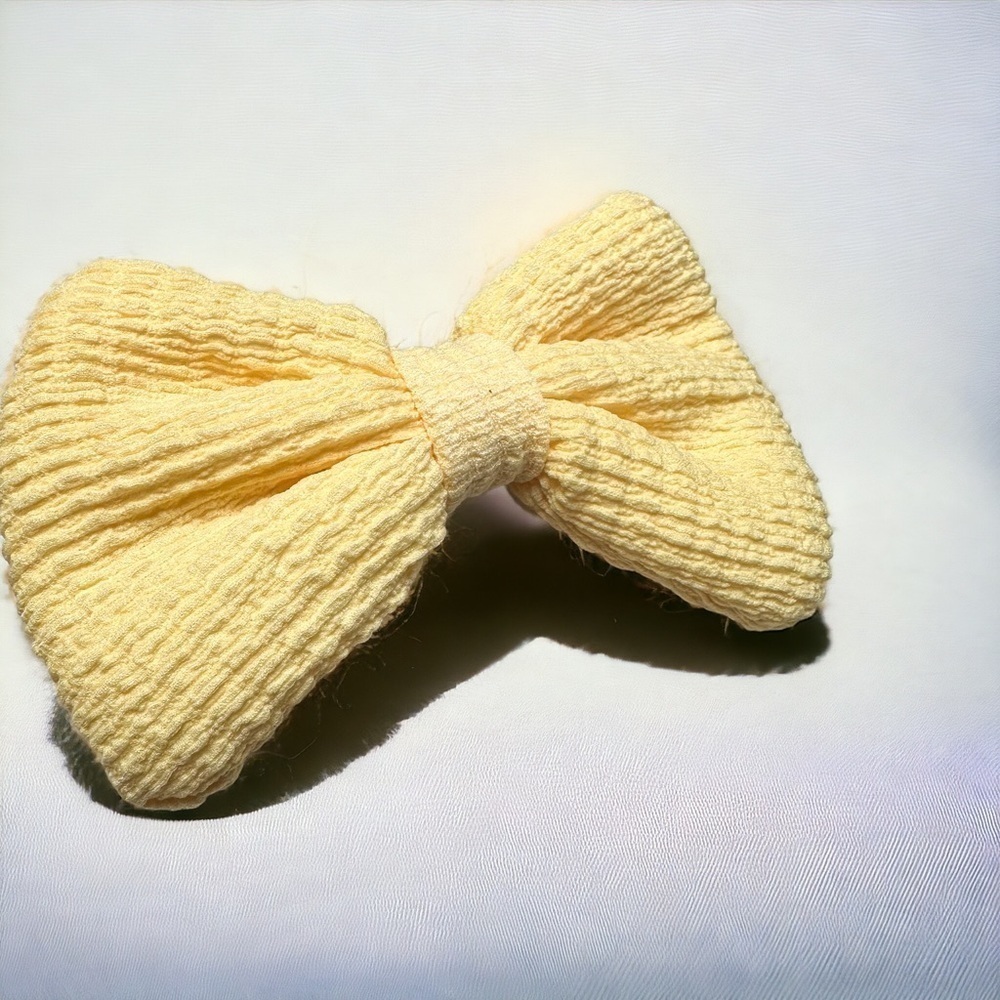 Pastel Yellow Oversized Bow Hairclip - Picture 2 of 3